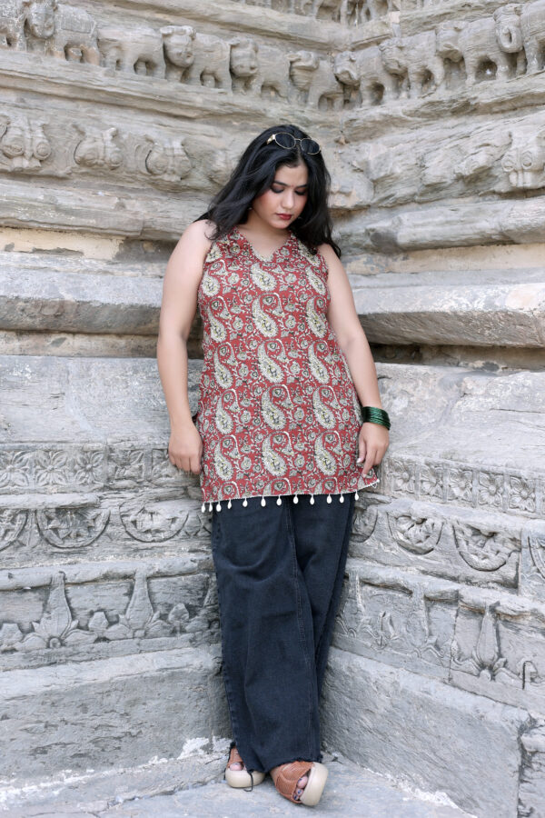 Iknoor maroon print kurti with halter neck