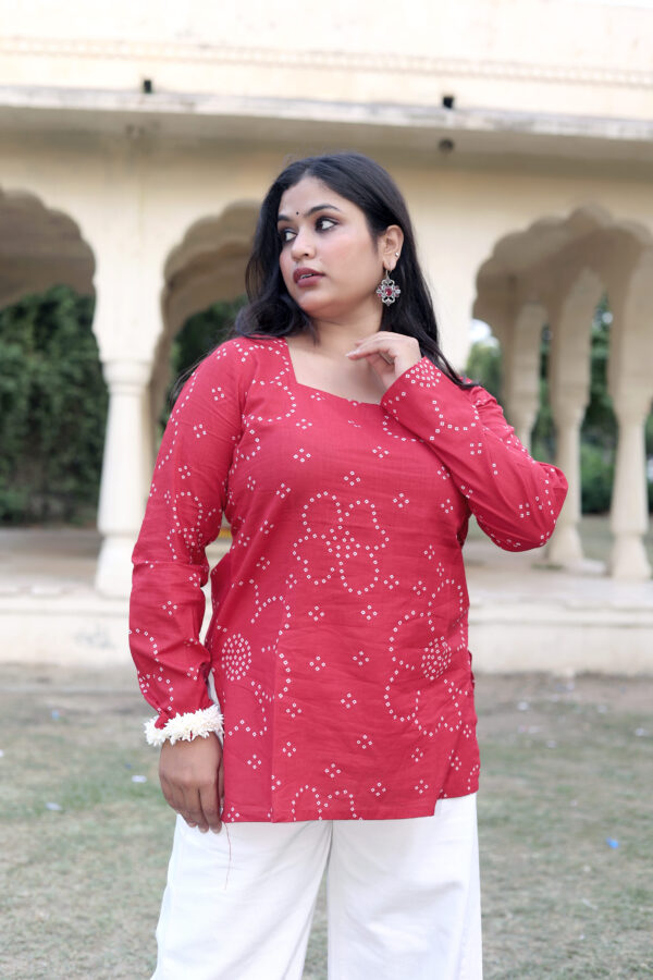 Laal isha bandhej full sleeved kurti