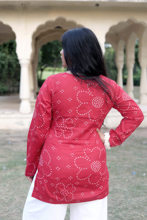 Laal isha bandhej full sleeved kurti