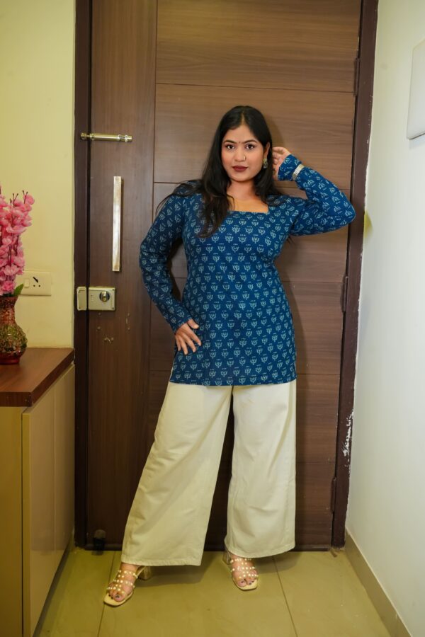 Nazkat indigo print kurti