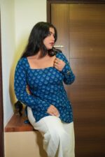 Nazkat indigo print kurti