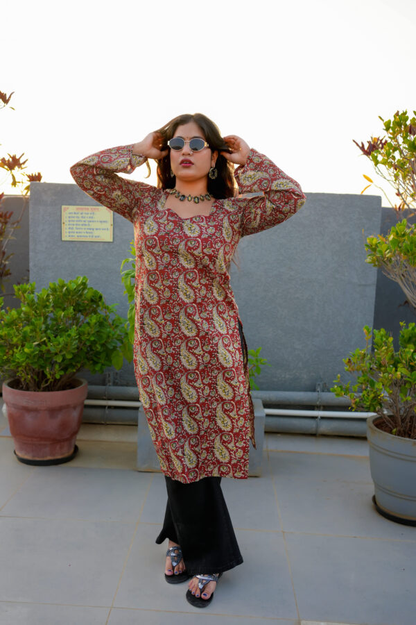 Nan raani stainght bell sleeved kurti