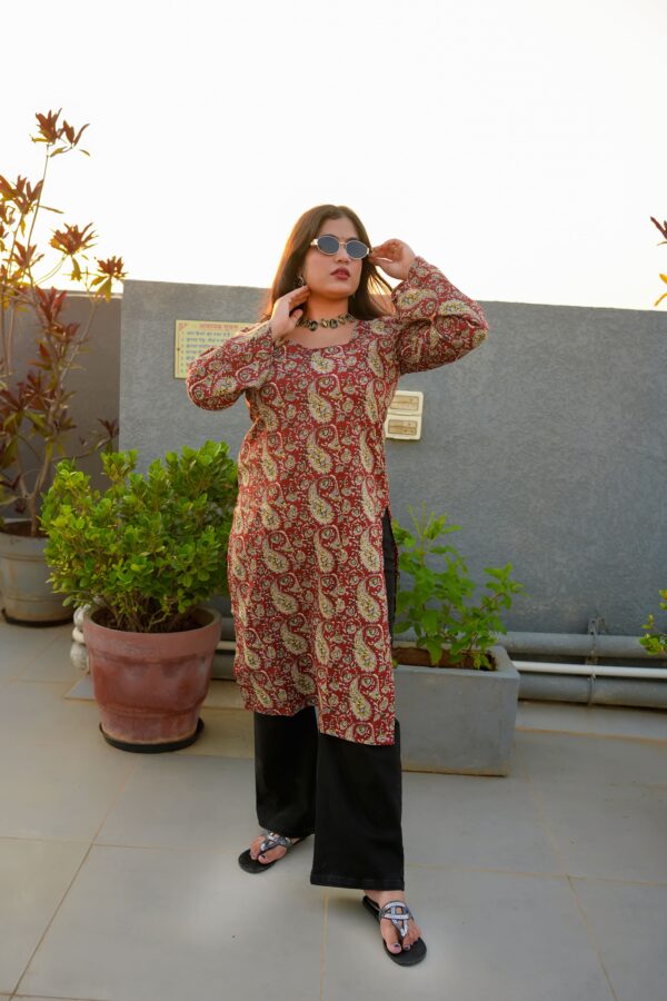Nan raani stainght bell sleeved kurti